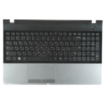 Клавиатура для ноутбука Samsung 300E5A 305E5A черная топ-панель серебристая